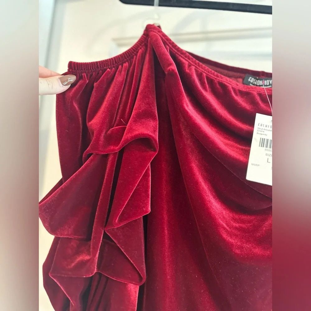 Red velvet mini dress - Picture 3 of 3
